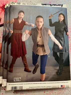 BN UNCUT SIMPLICITY 8718 R5 Plus REY STAR WARS COSTUME SEWING PATTERNS
